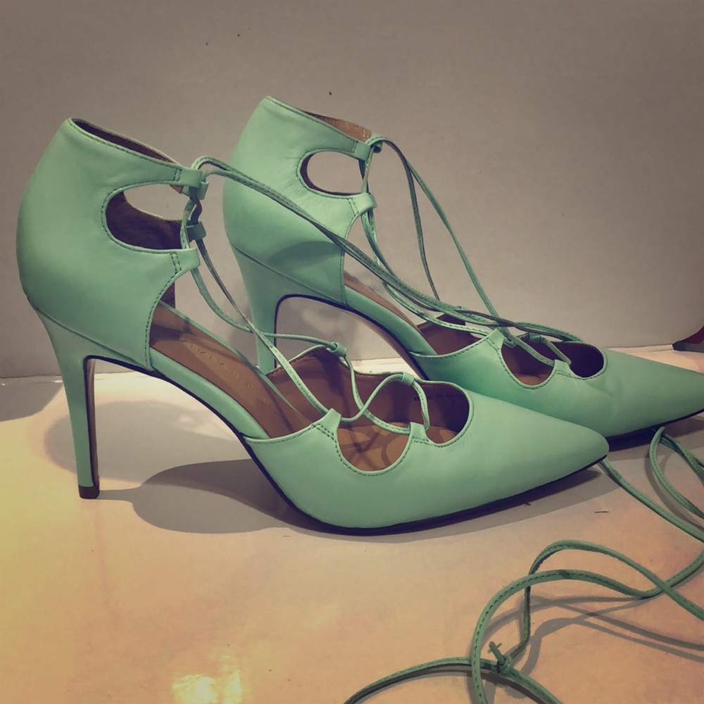 LaceUp pumps PASTEL BananaRepublic HELLO SOLE MATE